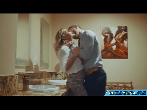 ❤️ Když vás na veřejných záchodcích svádí prsatá blondýna. ❤️❌ Anal video u cs.vlad-massage-salon.ru ❤
